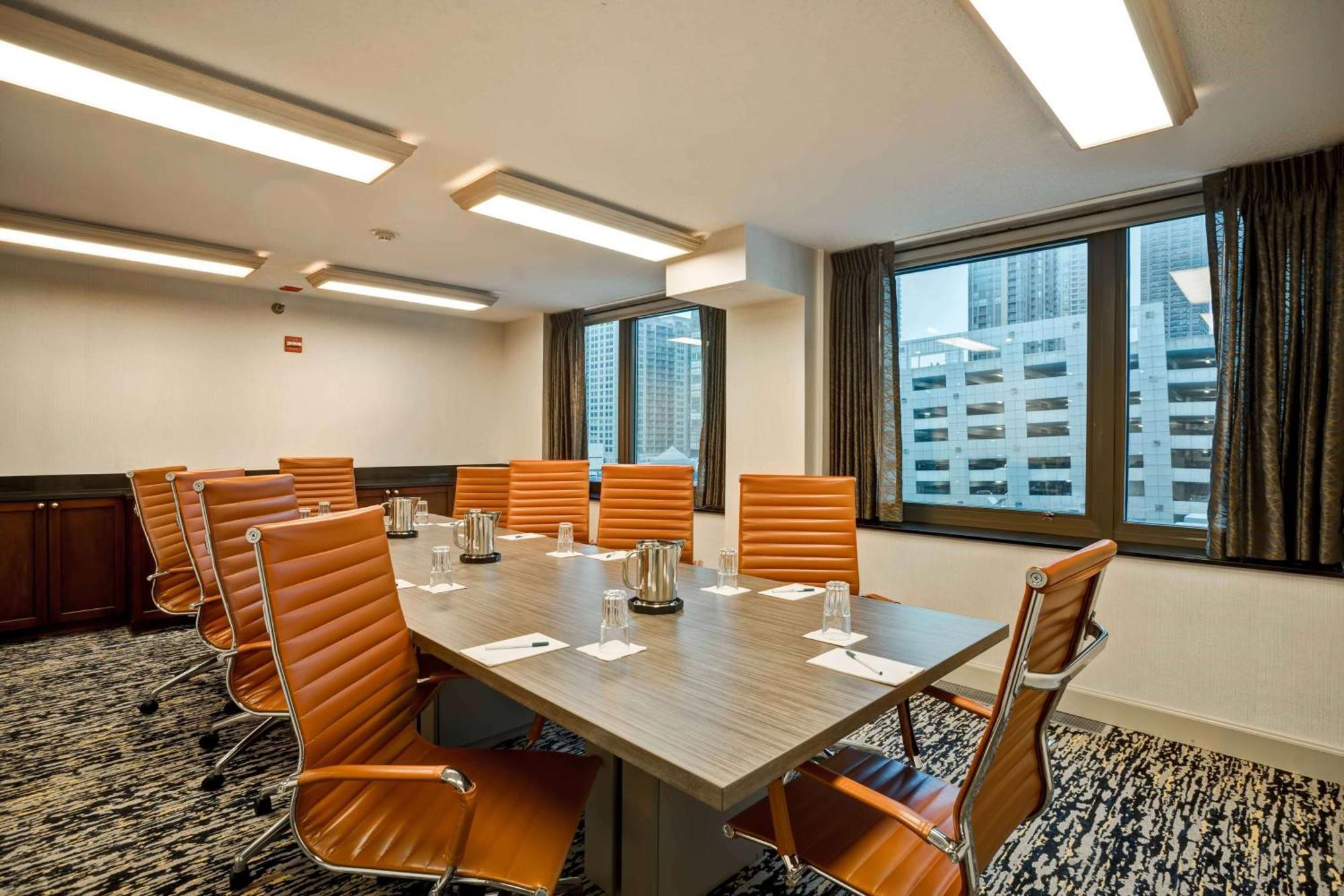 Homewood Suites By Hilton Chicago Downtown Экстерьер фото