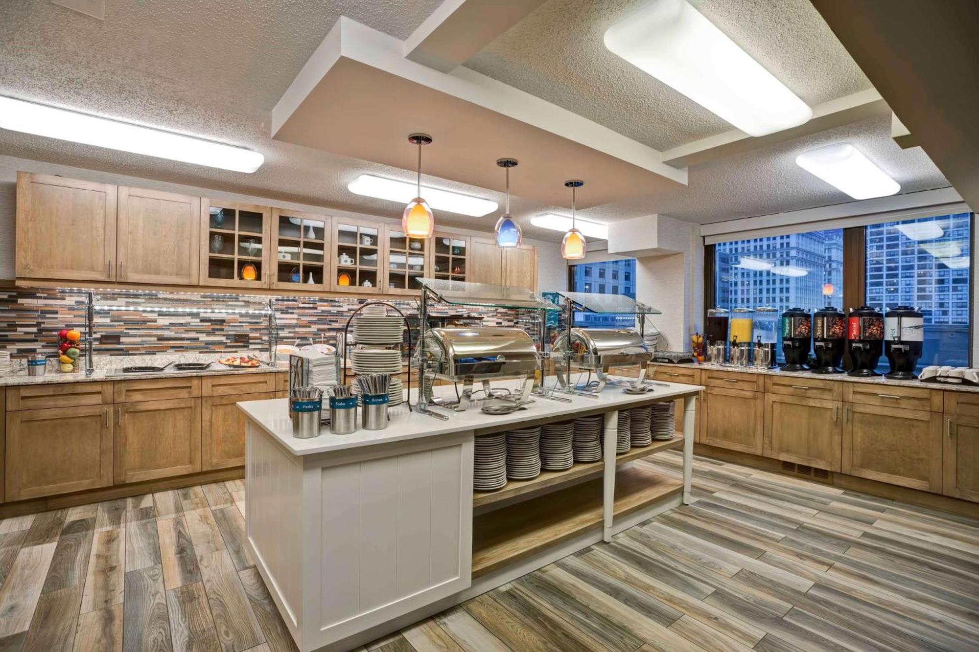 Homewood Suites By Hilton Chicago Downtown Экстерьер фото