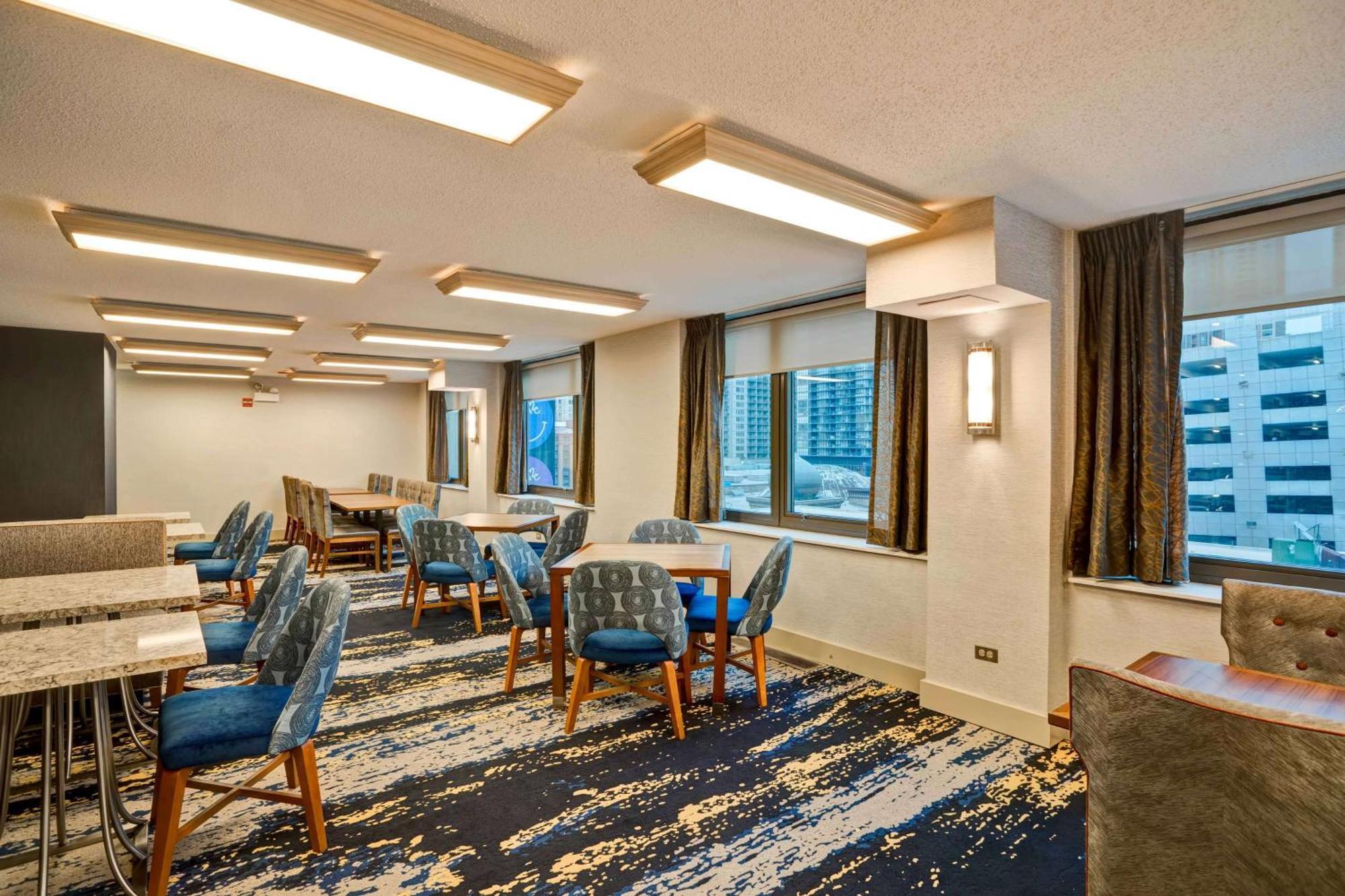 Homewood Suites By Hilton Chicago Downtown Экстерьер фото